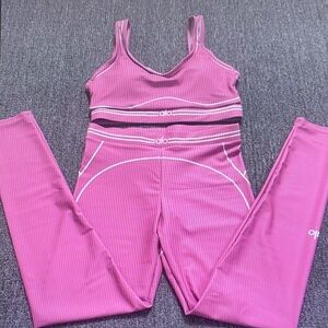ALO Yoga Pink Sports Bra and Leggings Set Size S